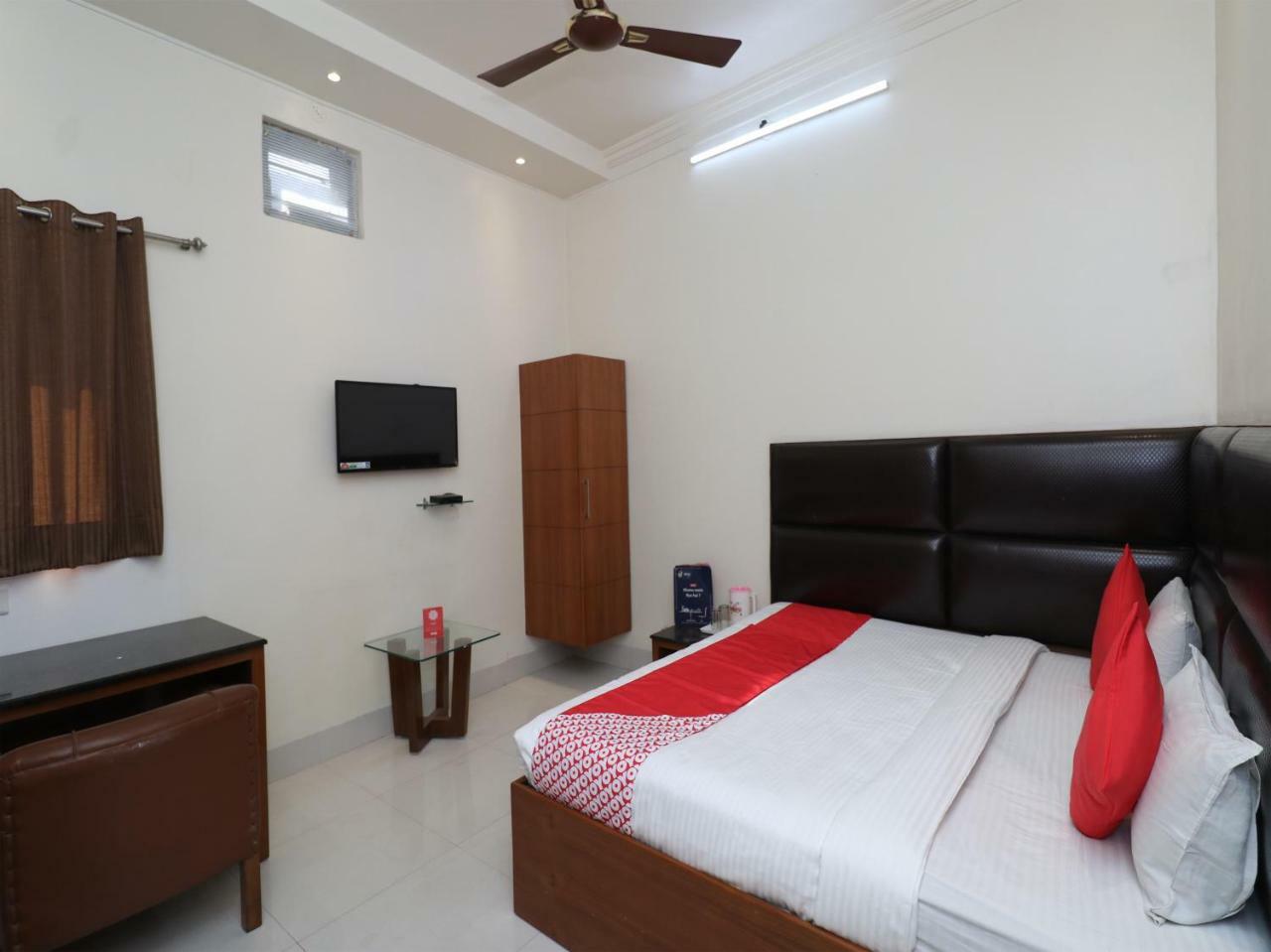 Oyo Hotel Ashoka International Kanpur Extérieur photo